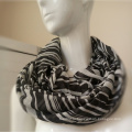 Леди Мода Striped Infinity Scarf